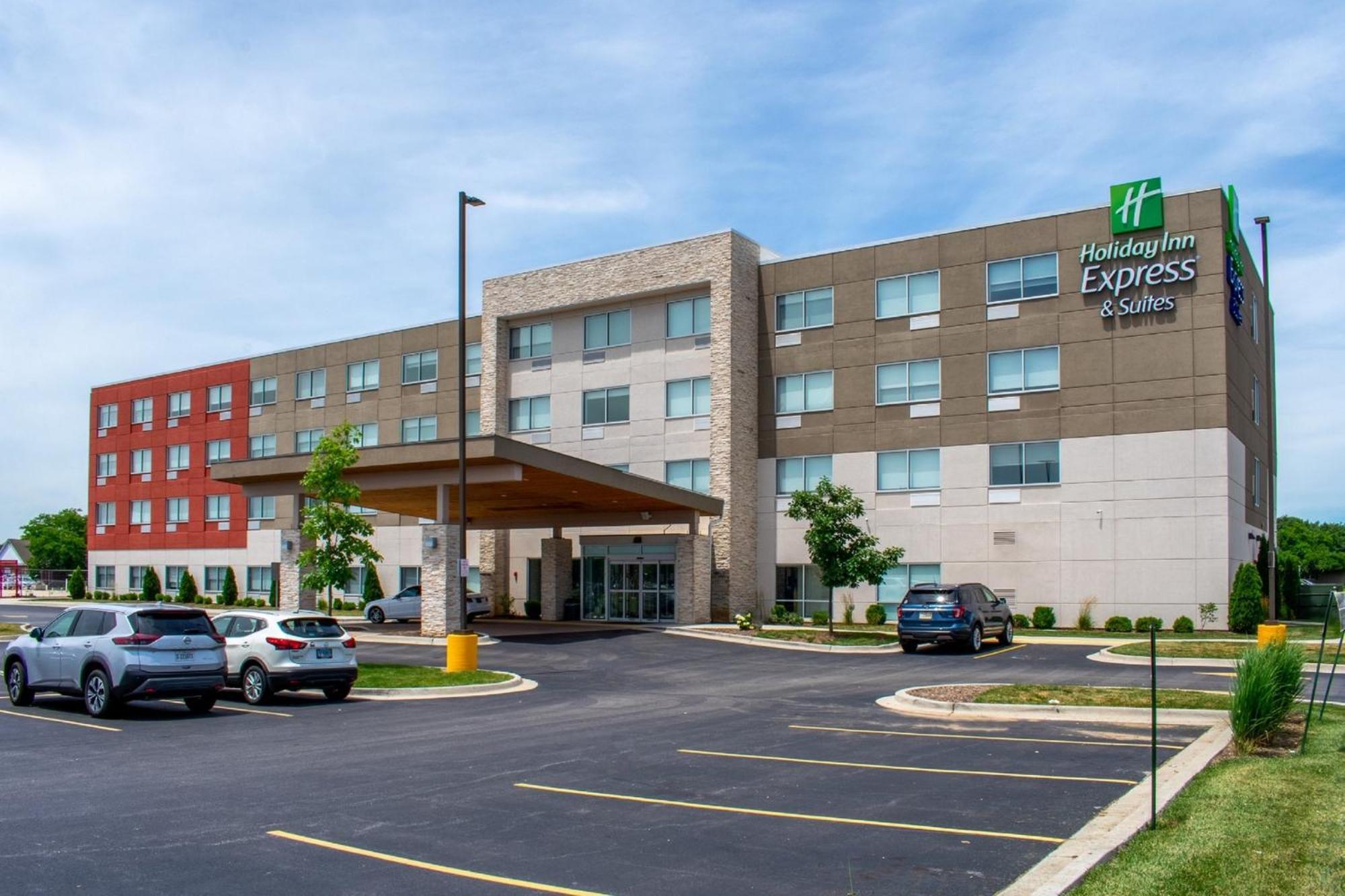 Holiday Inn Express & Suites - Yorkville By Ihg Exterior photo