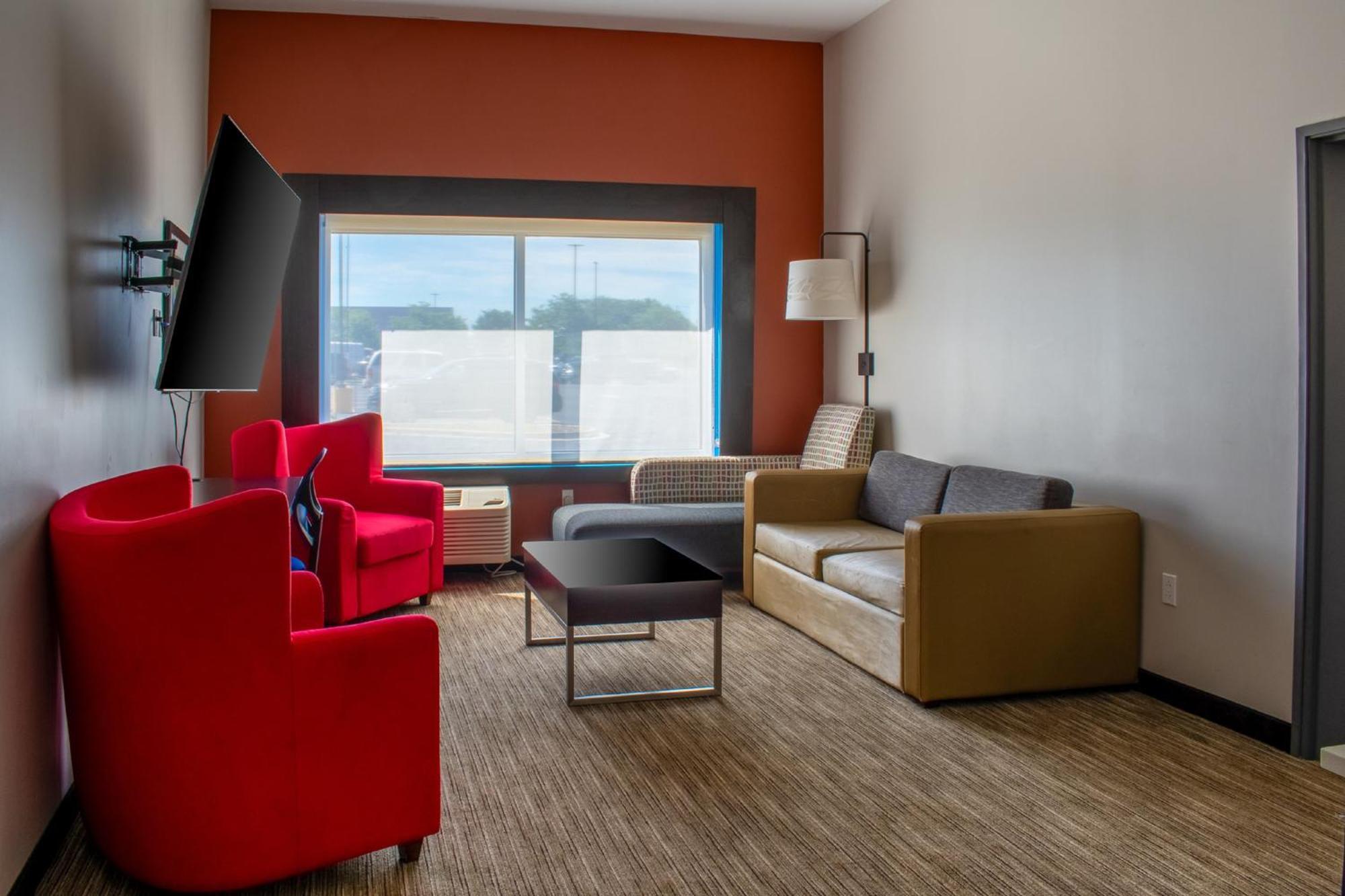 Holiday Inn Express & Suites - Yorkville By Ihg Exterior photo