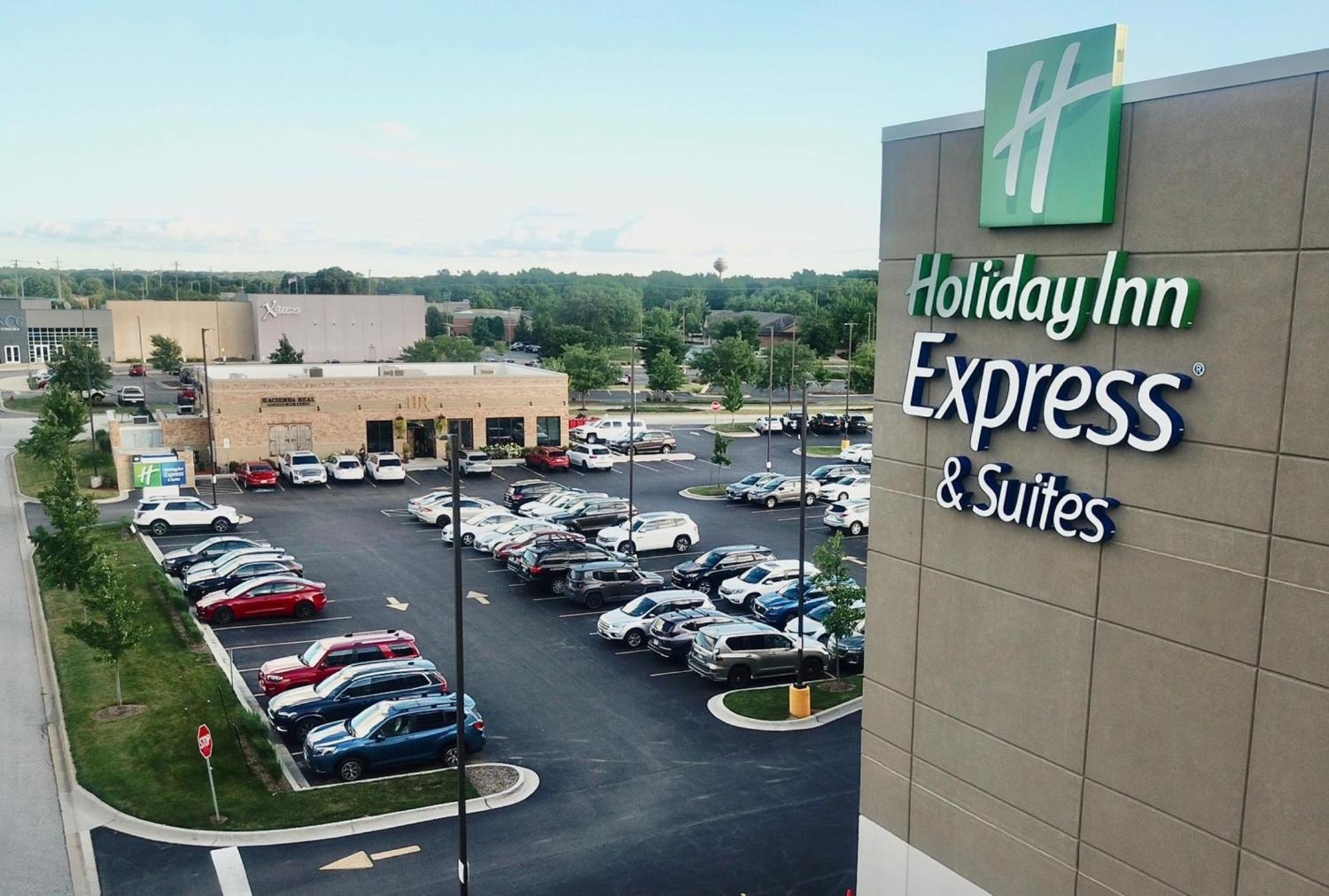 Holiday Inn Express & Suites - Yorkville By Ihg Exterior photo