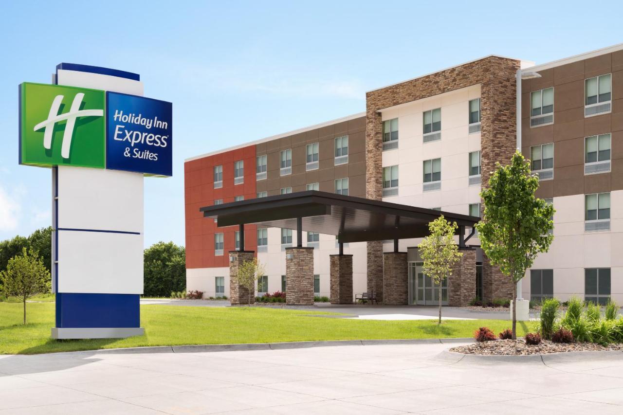 Holiday Inn Express & Suites - Yorkville By Ihg Exterior photo