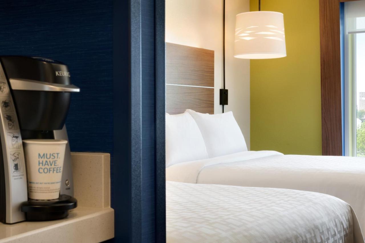 Holiday Inn Express & Suites - Yorkville By Ihg Exterior photo