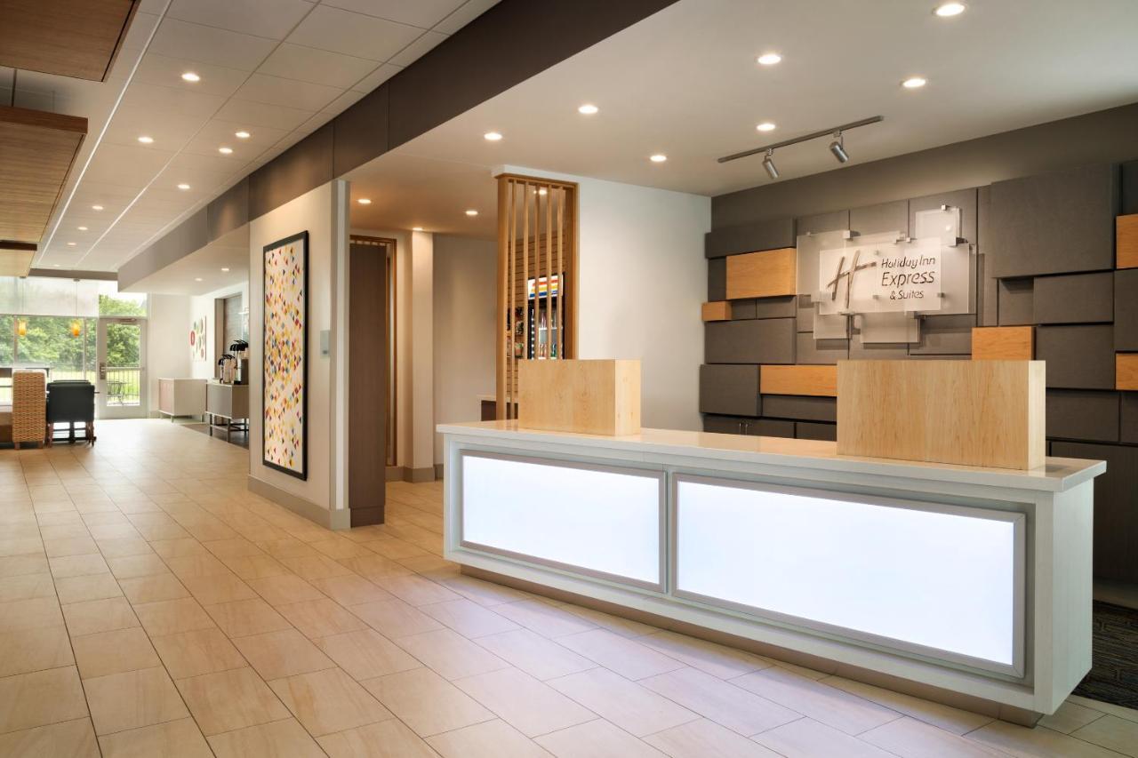 Holiday Inn Express & Suites - Yorkville By Ihg Exterior photo