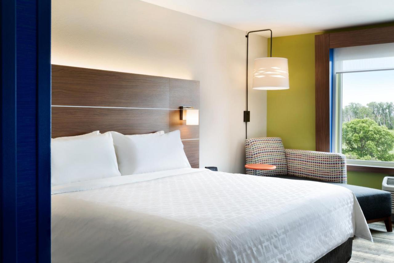 Holiday Inn Express & Suites - Yorkville By Ihg Exterior photo